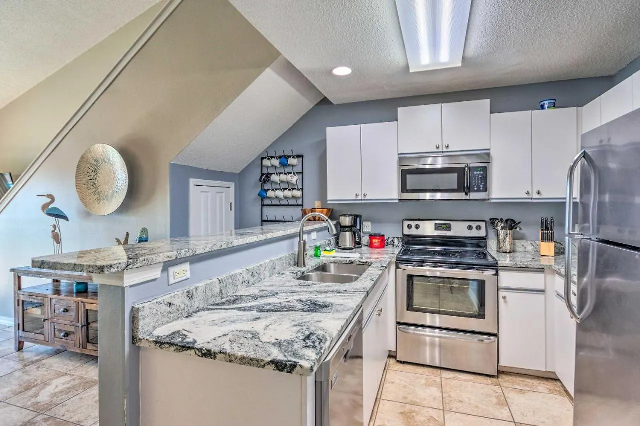 Well-Appointed Family Condo On Miramar Beach! Destin Apartment