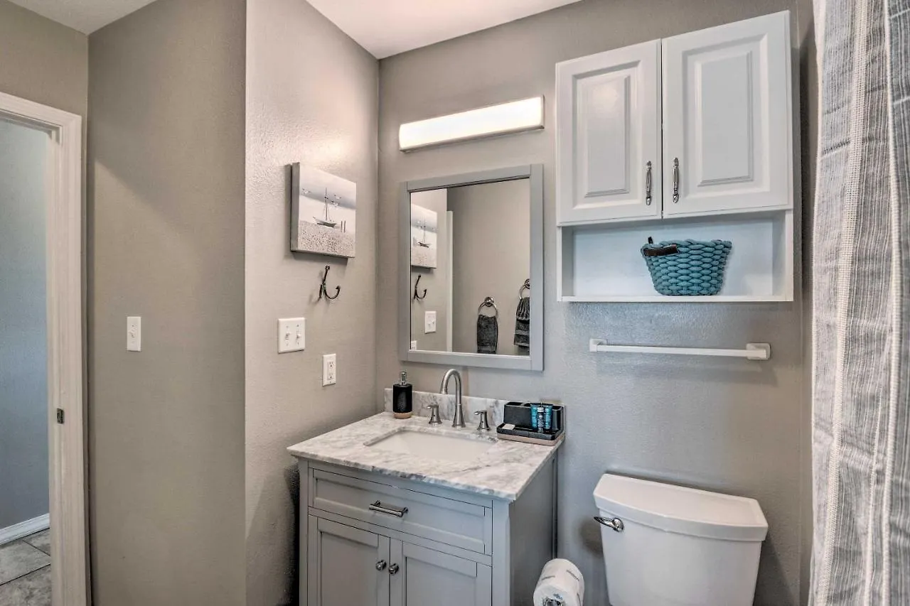 Apartment Well-Appointed Family Condo On Miramar Beach! Destin
