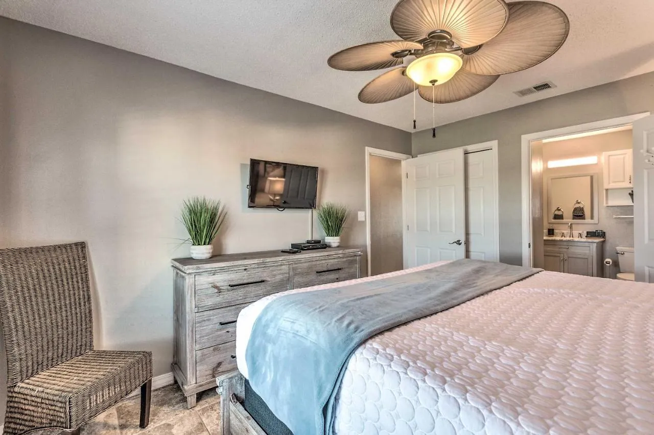 Apartment Well-Appointed Family Condo On Miramar Beach! Destin